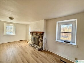 171 E Aluta Mill Rd in Nazareth, PA - Building Photo - Building Photo