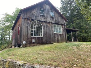 143 Peters Ln in Middlefield, CT - Building Photo - Building Photo
