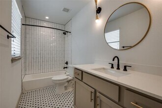 6010 Victor St-Unit -7 in Dallas, TX - Building Photo - Building Photo