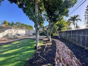 4851 SW 44th Ave in Fort Lauderdale, FL - Building Photo - Building Photo