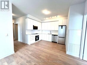 2920 Hwy 7 in Vaughan, ON - Building Photo - Building Photo