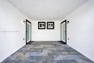 16315 SW 107th Ave in Miami, FL - Building Photo - Building Photo