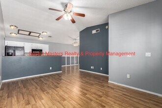 2929 E Broadway Rd in Mesa, AZ - Building Photo - Building Photo