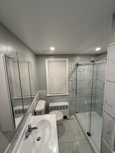 214 Columbia St, Unit 2nd Floor in New Britain, CT - Building Photo - Building Photo