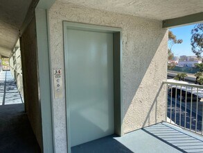 842 Bluewater Way in Port Hueneme, CA - Foto de edificio - Building Photo