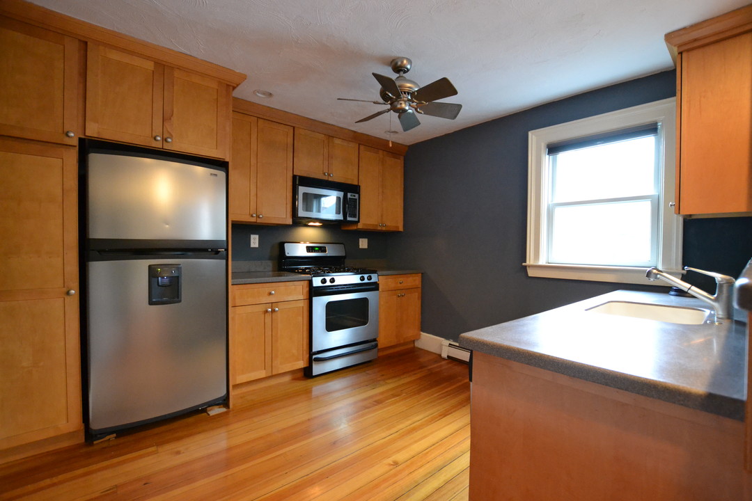 79 Surrey St in Boston, MA - Building Photo