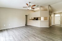 7441 Jessamine Dr in Lakeland, FL - Foto de edificio - Building Photo