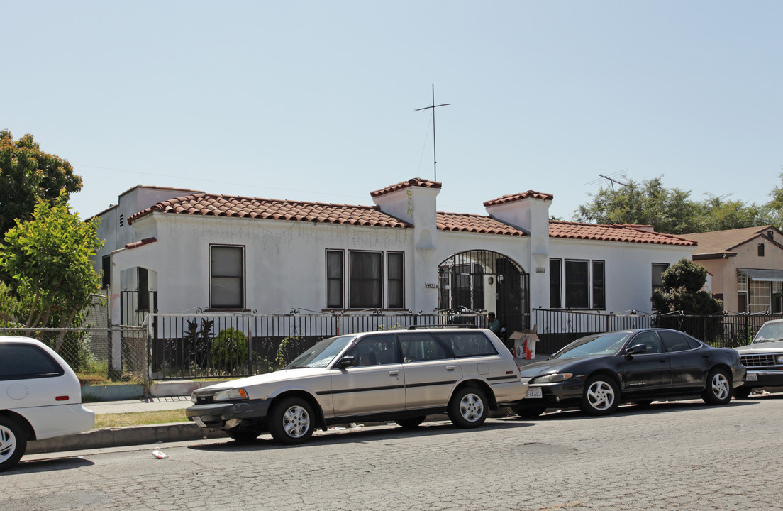 6822-6834 Middleton St in Huntington Park, CA - Building Photo