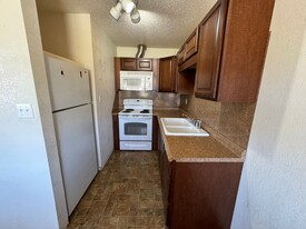 89 Moser St in Melbourne, AR - Building Photo