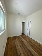 5875 Towne Ave in Los Angeles, CA - Foto de edificio - Building Photo