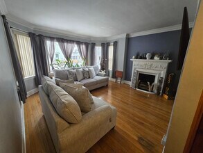 8347 S Peoria St in Chicago, IL - Building Photo - Building Photo