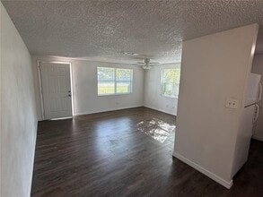 5320 S Lockwood Ridge Rd in Sarasota, FL - Building Photo - Building Photo