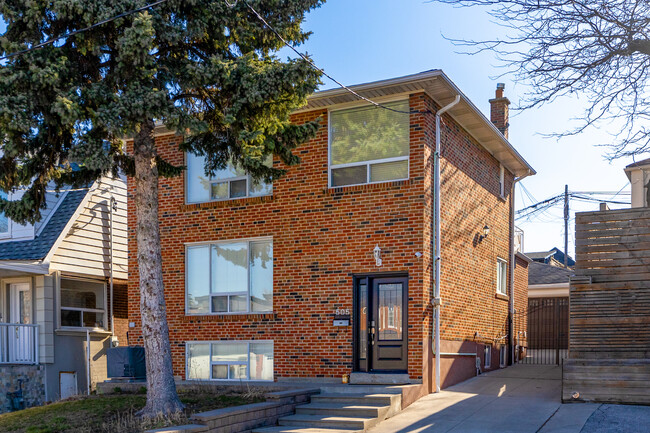 505 Silverthorn Av in Toronto, ON - Building Photo - Primary Photo