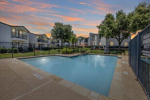 Tides on Westcreek in Fort Worth, TX - Building Photo