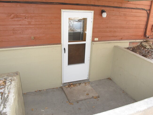 208 Park Dr, Unit 3