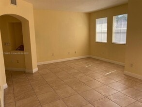 8930 W Flagler St in Miami, FL - Building Photo - Building Photo