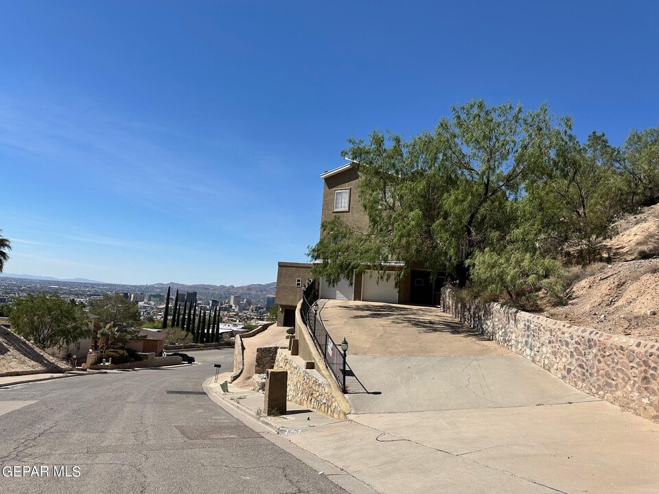 1625 Camino Bello Ln in El Paso, TX - Building Photo