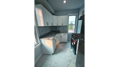 808 1/2 Eynon St in Scranton, PA - Building Photo - Building Photo