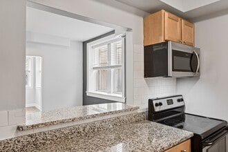1460 W Fargo Ave, Unit 1 in Chicago, IL - Building Photo - Building Photo