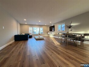 200 Forest Ave in Lyndhurst, NJ - Building Photo - Building Photo