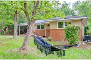 512 S 3rd St, Unit Entire House For Rent in Warner Robins, GA - Building Photo