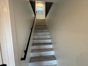 5919 Dauphin Ave, Unit 1 in Los Angeles, CA - Building Photo - Building Photo