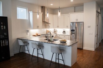 424 36th Ave N in Nashville, TN - Building Photo - Building Photo