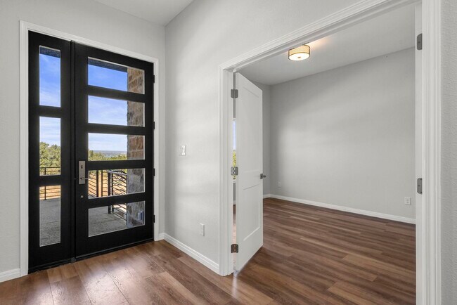 105 Out Yonder in Horseshoe Bay, TX - Building Photo - Building Photo