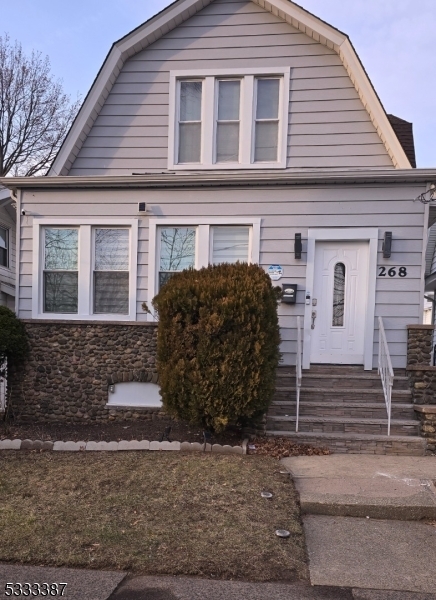 268 E 4th St in Clifton, NJ - Building Photo