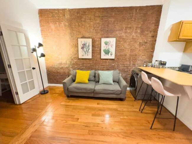 1727 2nd Ave in New York, NY - Building Photo - Building Photo