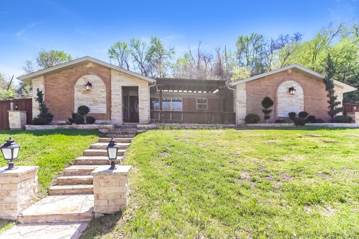 5216 Blue Valley Ct in Fort Worth, TX - Building Photo