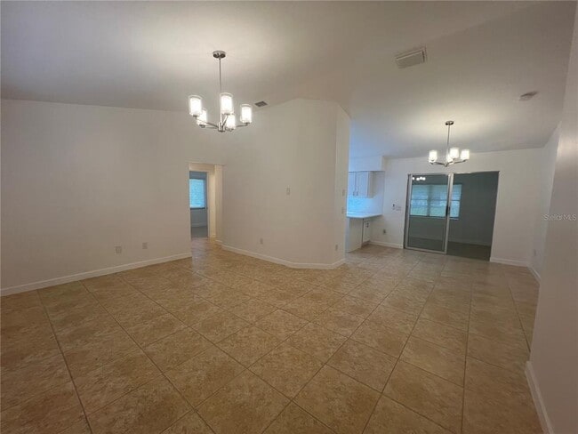 22472 Tennyson Ave in Port Charlotte, FL - Foto de edificio - Building Photo