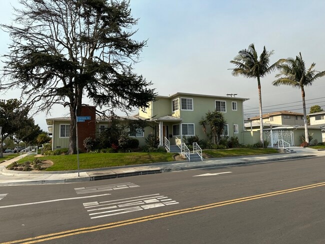 5727 S Corning Ave, Unit 5727