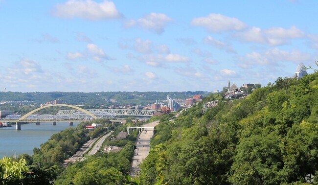Edgecliff - Nassau Walnut Hill Apartments in Cincinnati, OH - Building Photo - Building Photo