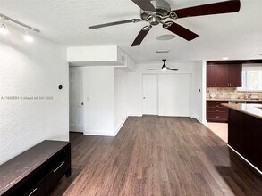 5660 Allen St in Hollywood, FL - Building Photo - Building Photo