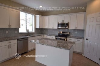 17227 W Elm St in Surprise, AZ - Foto de edificio - Building Photo