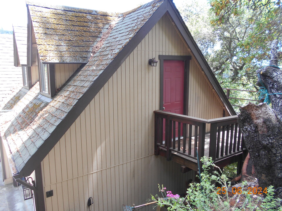 16328 Old Ranch Rd in Los Gatos, CA - Foto de edificio