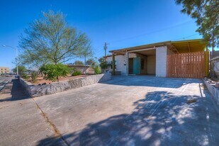 18 Magnesium St in Henderson, NV - Building Photo