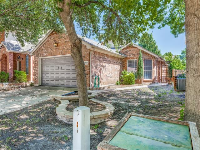 2709 Mountain Lion Dr in Fort Worth, TX - Building Photo - Building Photo