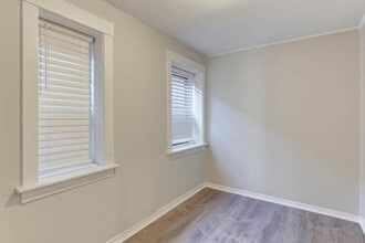 2042 W Armitage Ave, Unit G in Chicago, IL - Foto de edificio - Building Photo