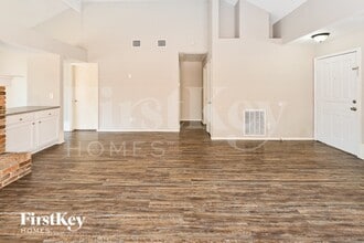 11811 Meadowchase Dr in Houston, TX - Building Photo - Building Photo