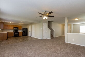 9160 Middlebury Way in Indianapolis, IN - Foto de edificio - Building Photo