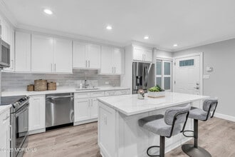 67 Overlook Way in Englishtown, NJ - Building Photo - Building Photo