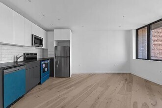 400 E 56th St in New York, NY - Building Photo - Building Photo