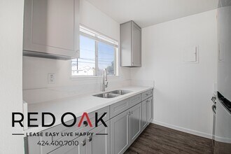 1341 W 37th Pl in Los Angeles, CA - Building Photo - Building Photo