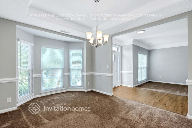 9823 Dauphine Dr in Charlotte, NC - Foto de edificio - Building Photo