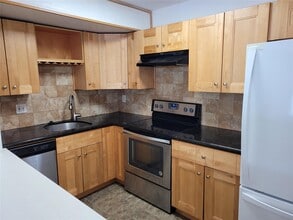 4158 Inverrary Dr, Unit 505 in Lauderhill, FL - Foto de edificio - Building Photo