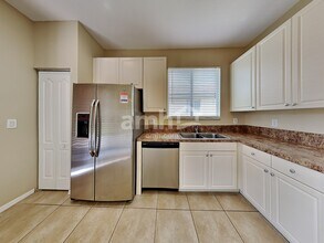 9573 SW Flowermound Cir in Port St. Lucie, FL - Building Photo - Building Photo