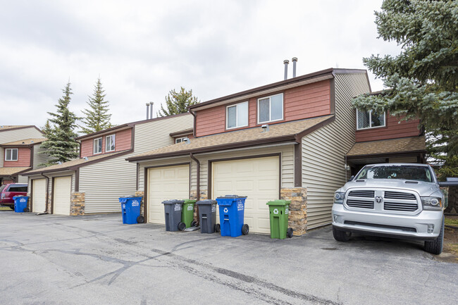 Willowglen Meadows in Cochrane, AB - Building Photo - Primary Photo