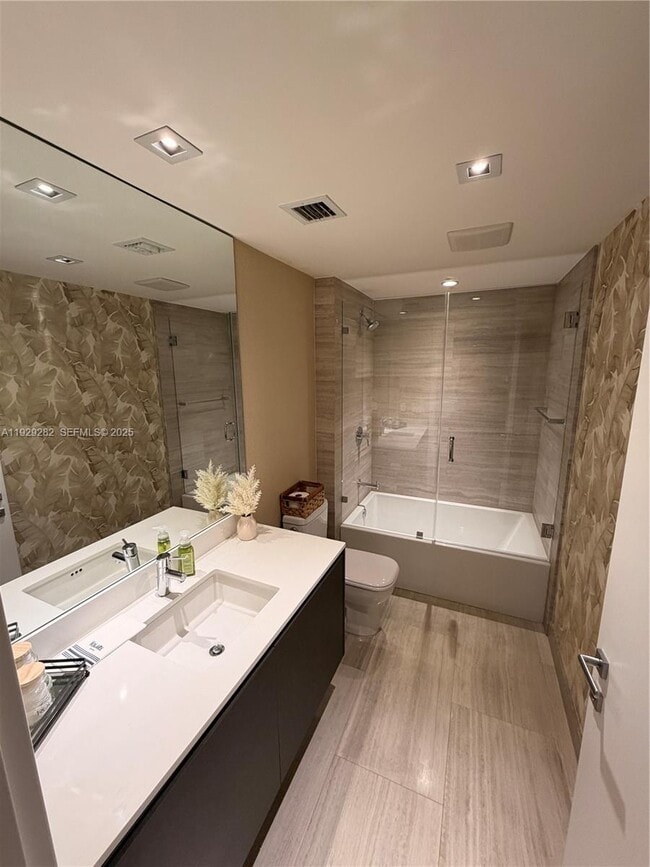 1451 Brickell Ave in Miami, FL - Building Photo - Building Photo